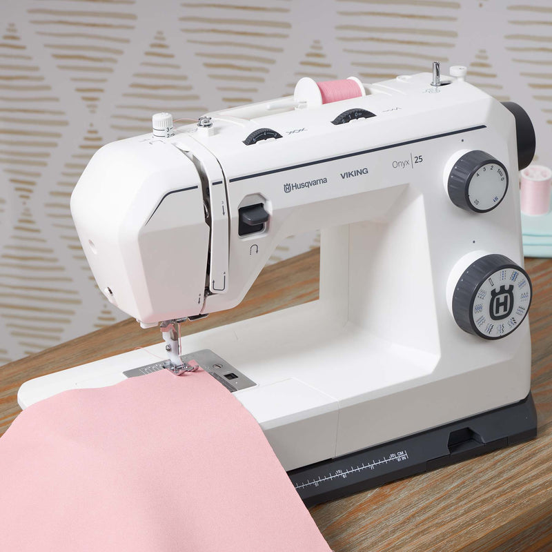 HUSQVARNA® VIKING® ONYX™ 25 Sewing Machine - Choice Fabrics957412112