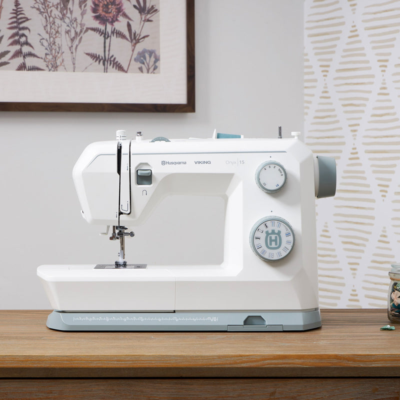 HUSQVARNA® VIKING® ONYX™ 15 Sewing Machine - Choice Fabrics957410112